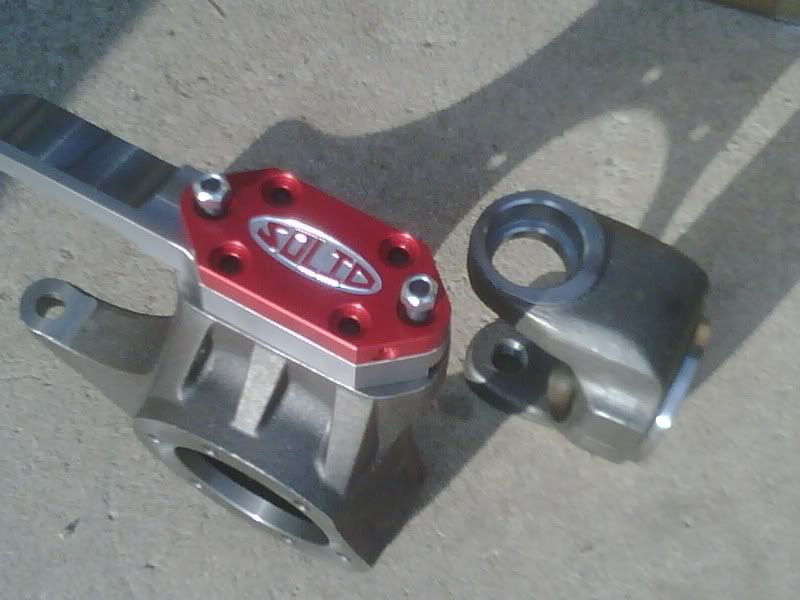 rock crusher vs dynatrac Pirate 4x4