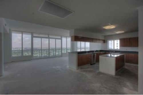 1800 Club penthouse dining room and kitchen