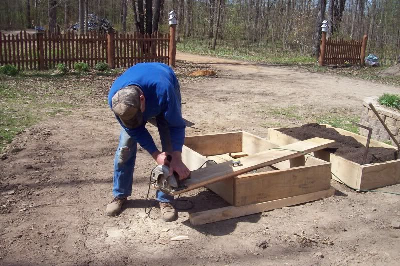 Pictorial of Building my Garden Boxes - Homesteading Questions
