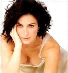 carrie-anne-moss.jpg