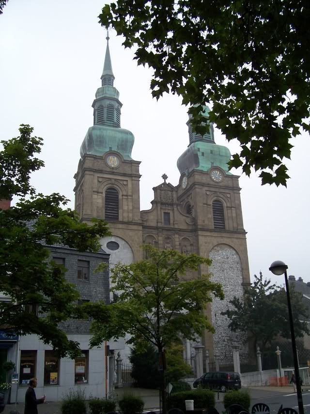 http://i108.photobucket.com/albums/n15/vlmflyer/eupen_church.jpg
