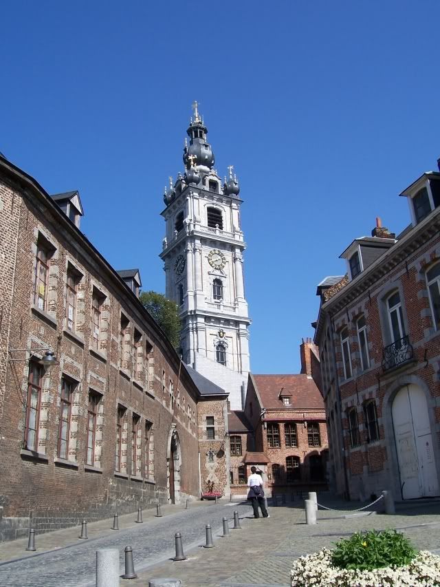http://i108.photobucket.com/albums/n15/vlmflyer/mons_belfry.jpg