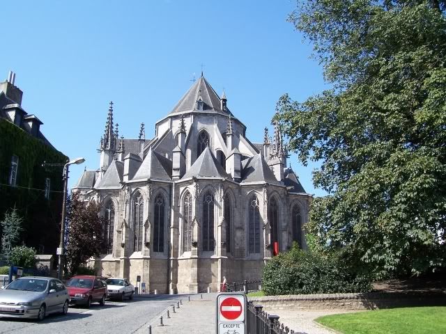 http://i108.photobucket.com/albums/n15/vlmflyer/mons_church_04.jpg