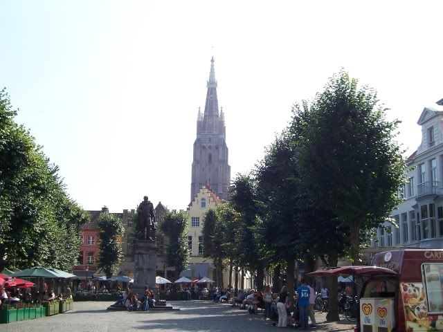 http://i108.photobucket.com/albums/n15/vlmflyer/simon_stevin_plein_brugge.jpg