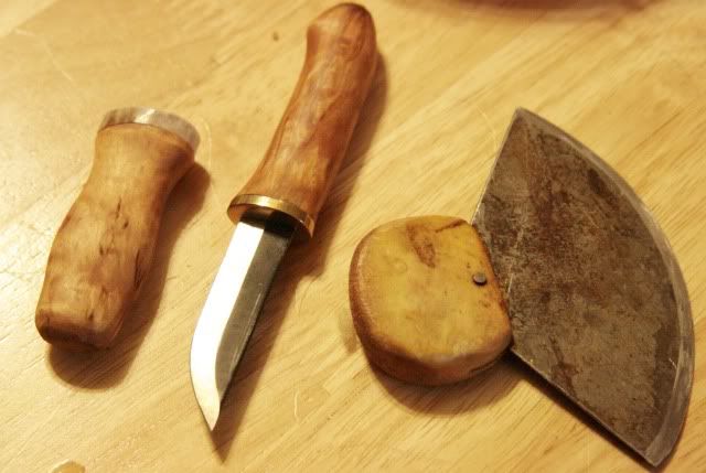 ulu and knife