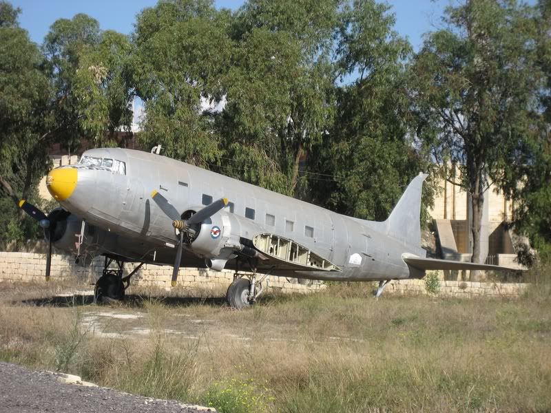 http://i108.photobucket.com/albums/n24/GromitPics/Malta%20Aviation%20Museum%20290908/IMG_6144.jpg