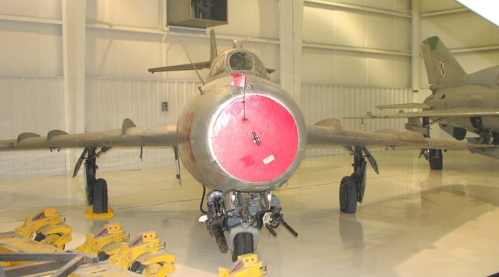 http://i108.photobucket.com/albums/n25/AlphaChi1989/Aviation2/MiG17AlphaChi1989007.jpg