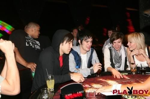 http://i108.photobucket.com/albums/n30/samthebrave514/brendonurie--large-msg-118329759489.jpg http://i108.photobucket.com/albums/n30/samthebrave514/brendonurie--large-msg-118329759489.jpg