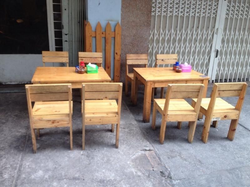 Thanh lý 05 bộ bàn ghế gỗ thông