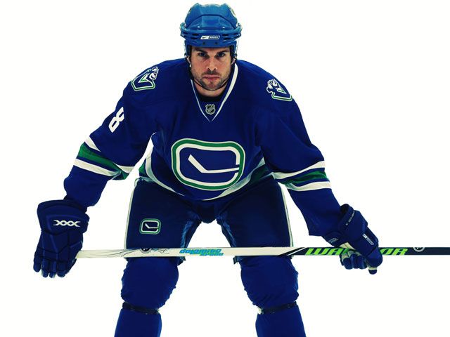 canucksthirdjersey02_b_zpsc00a3255.jpg