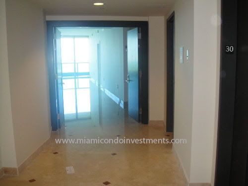 900 Biscayne Bay 3006 foyer