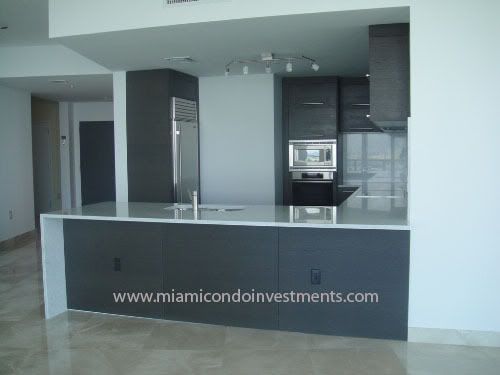 900 Biscayne Bay kitchen