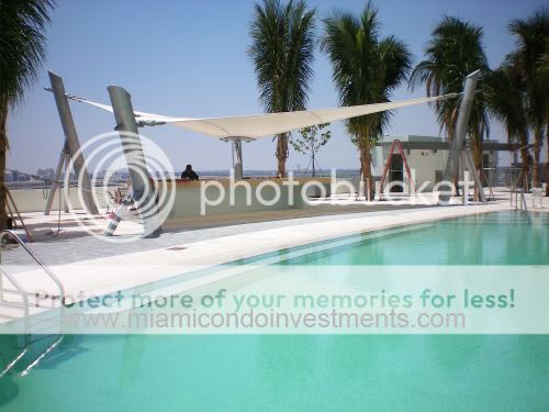 900 Biscayne Bay resort pool